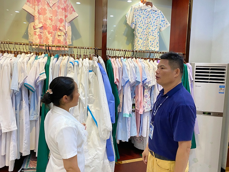 展示不同功能特点的医护面料